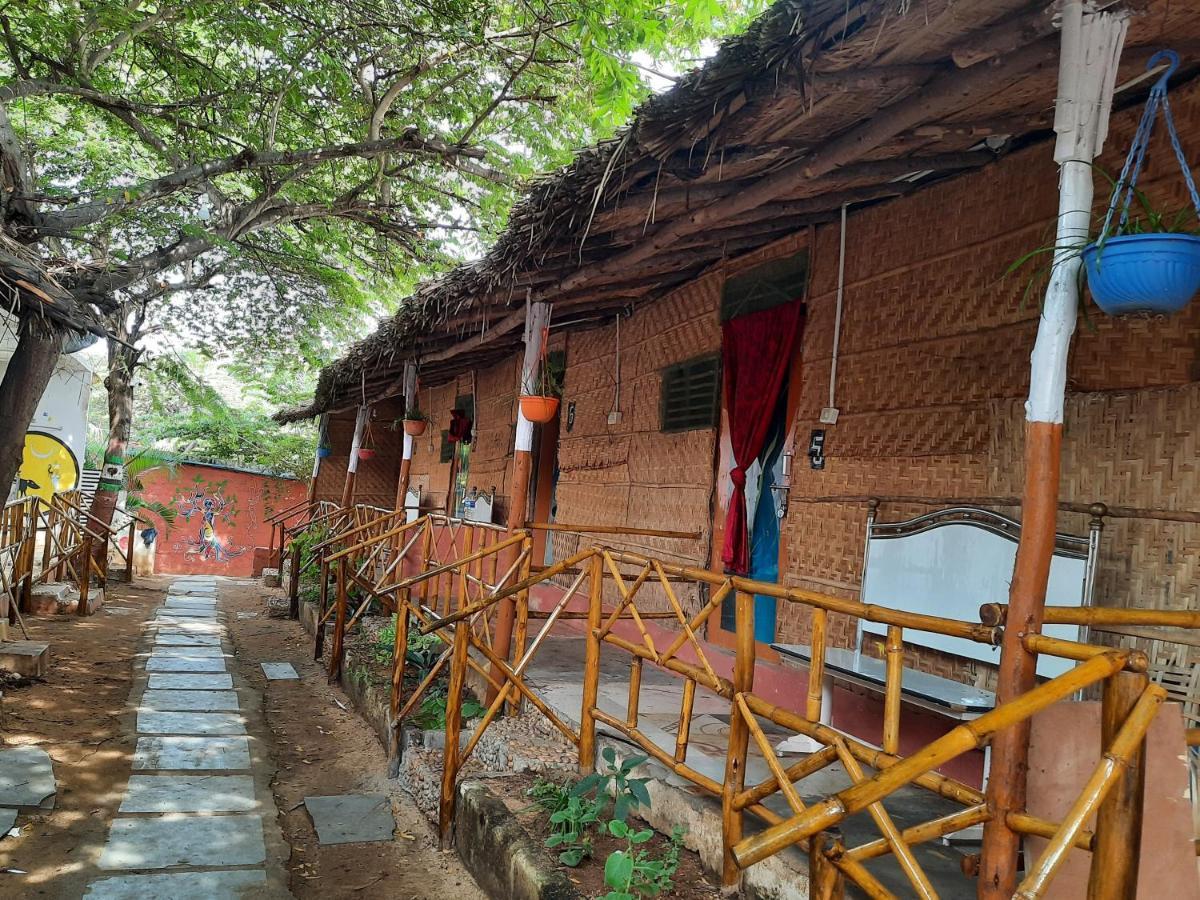 Hotel Jungle Tree Hampi Exterior foto